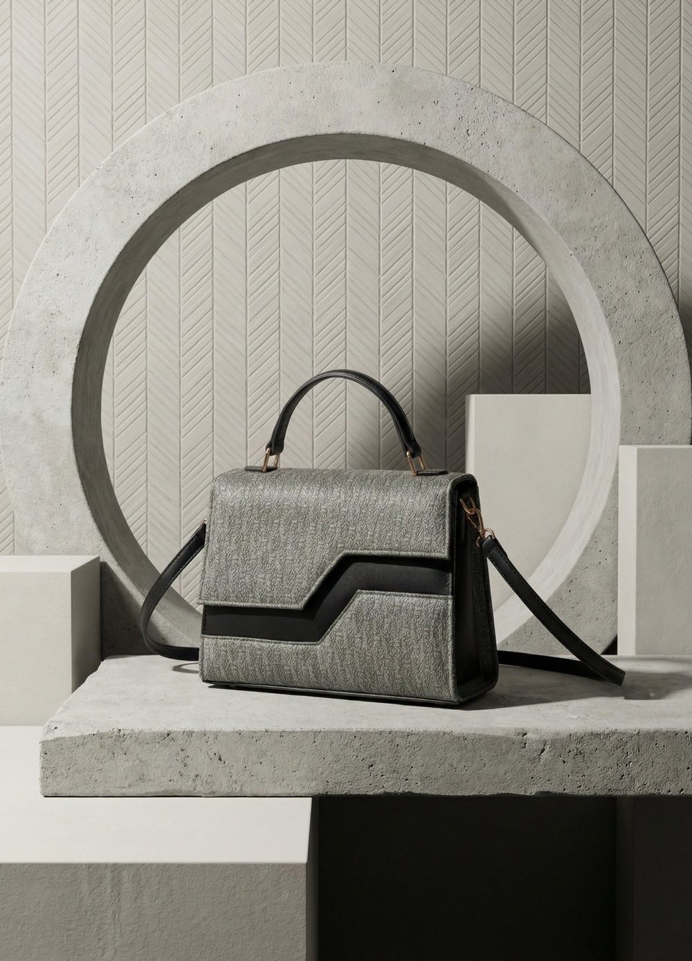 LYANA HANDBAG - BLACK - M188