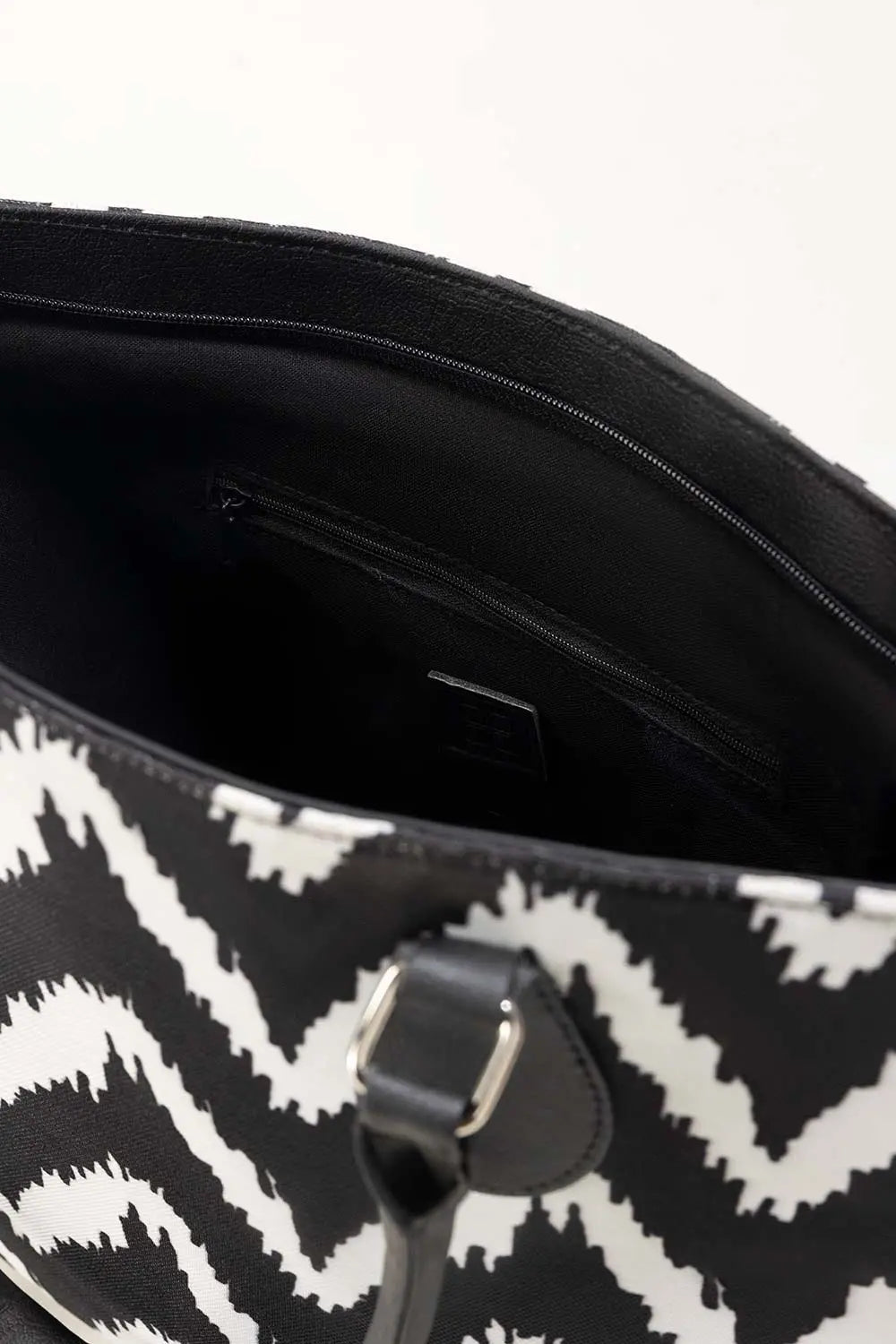 Close shot of a large canvas tote bag for university girls in a white background studio - WestStyle