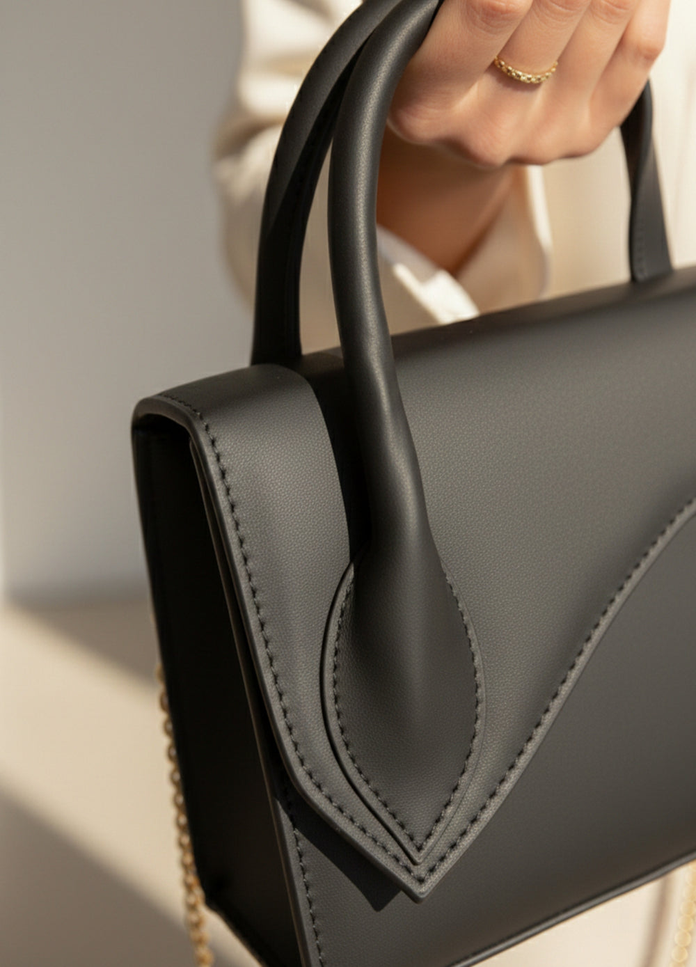 cresca-black-m176-close