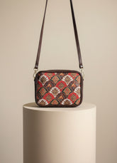 ENCHANTED CROSSBODY - M180