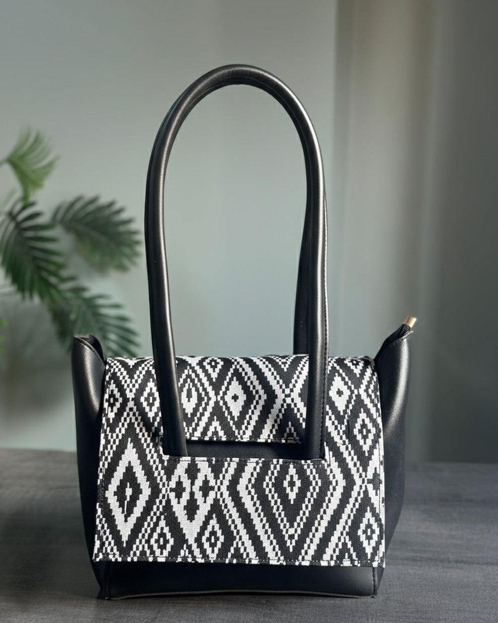LONG STYLE SHOULDER BAG - BLACK - M163
