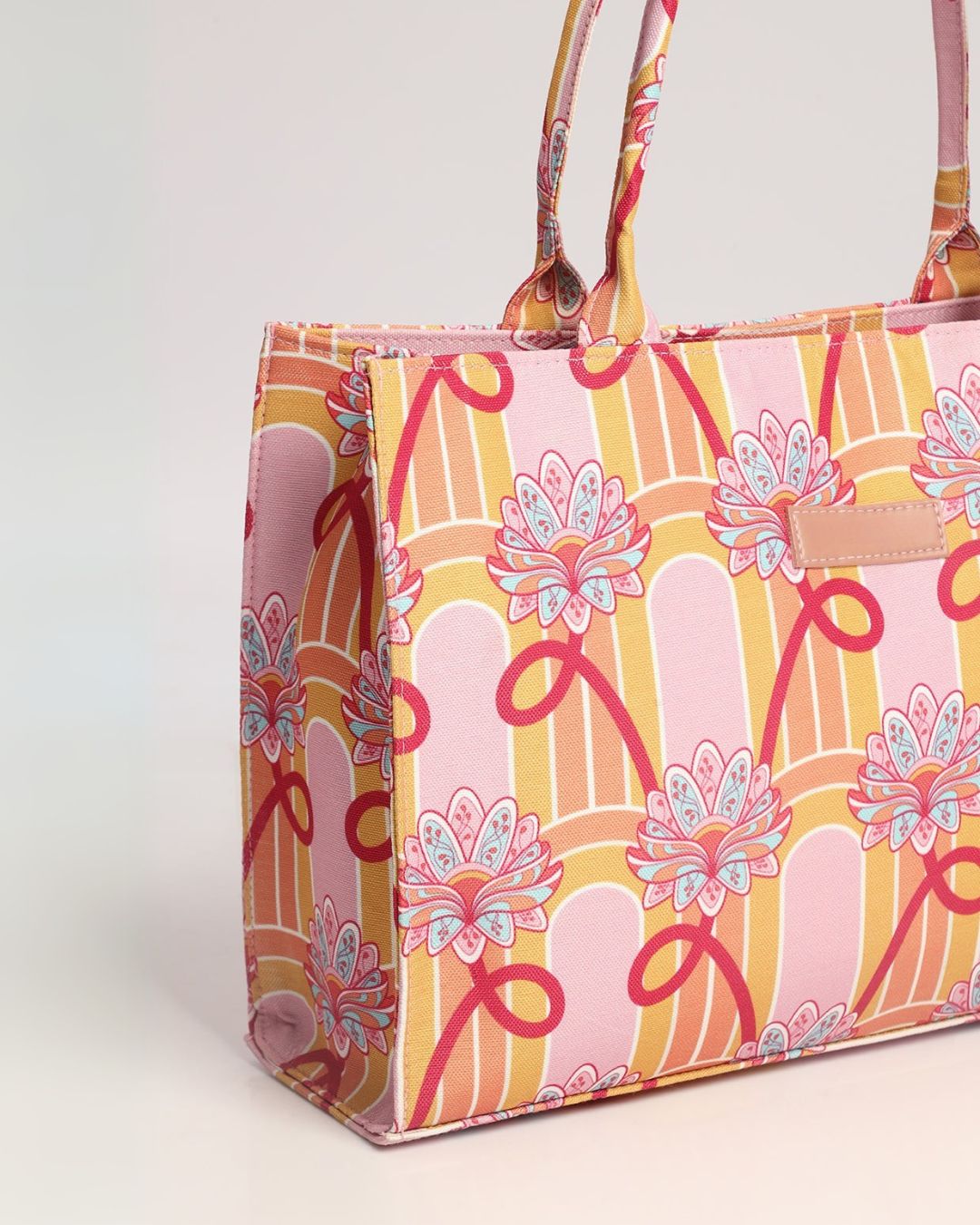 PINK FLORAL CANVAS - M022