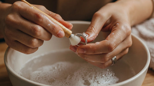 Clean your artificial jewelry, bracelets, necklace, rings or nose studs - weststyle