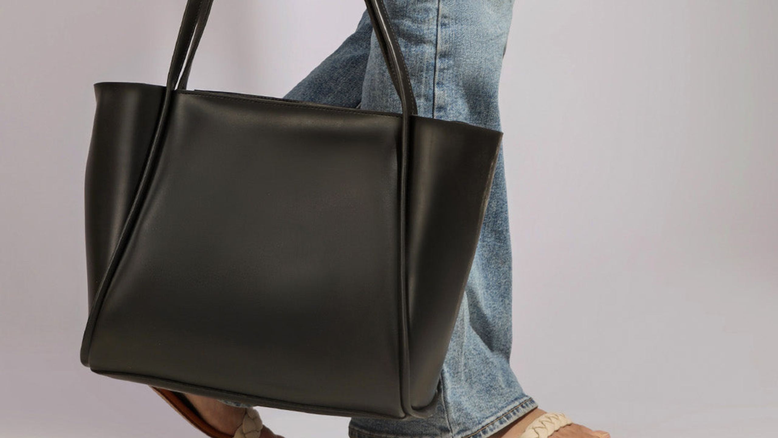 tote bags fashion, trendy women's totes, affordable stylish tote bags, Pakistani fashion online, modern traditional clothing