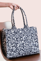 BLACK PETALS CANVAS - M095