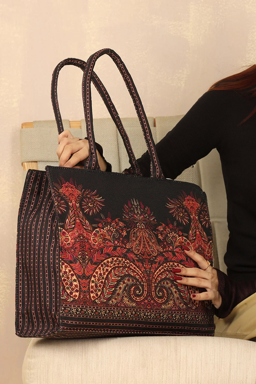 RED PATTERN CANVAS - M090