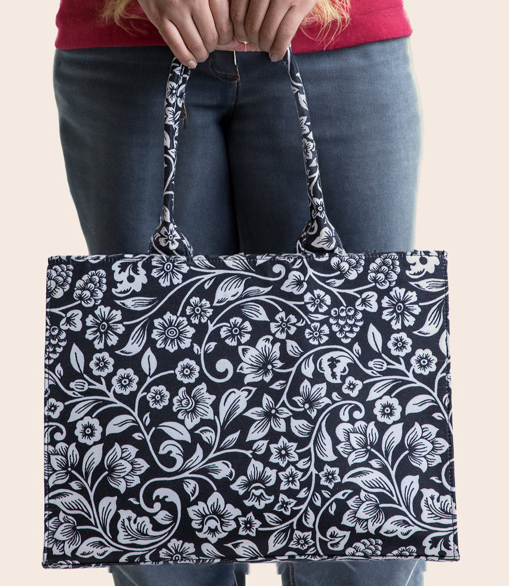 BLACK PETALS CANVAS - M095
