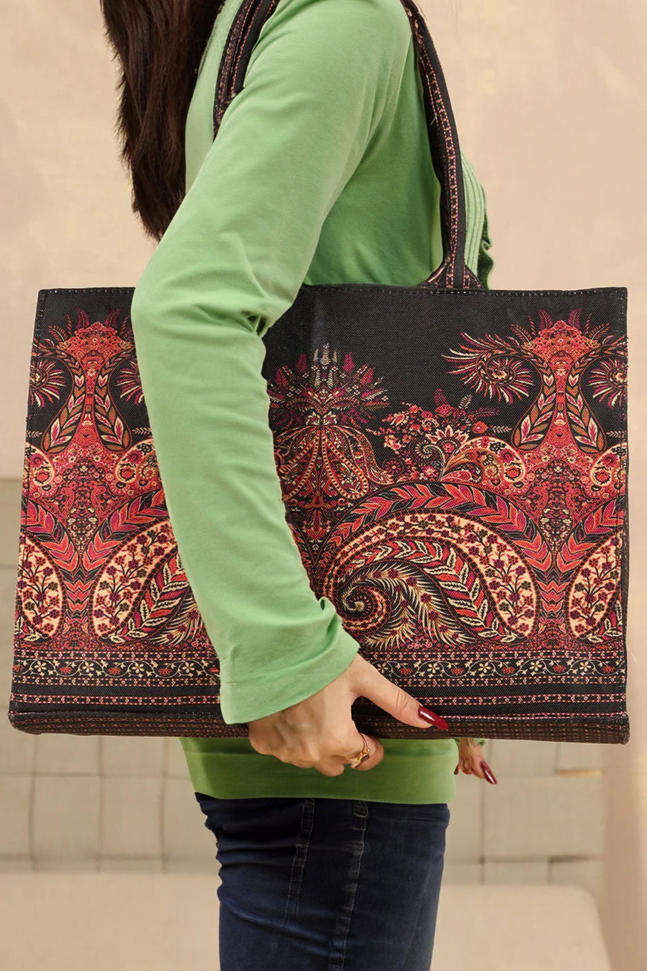 RED PATTERN CANVAS - M090