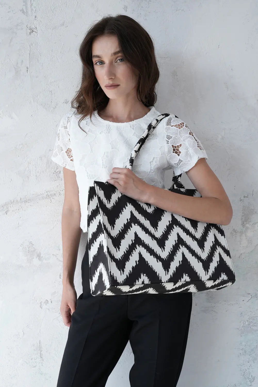Women holding a large spacious canvas tote bag in studio - WestStyle