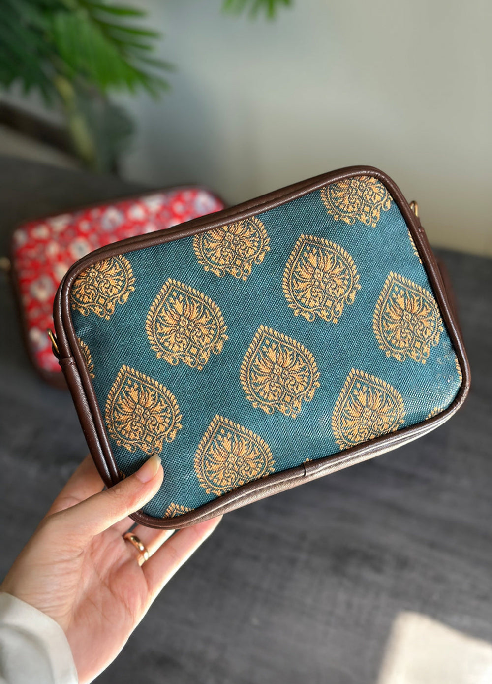 ROYAL ETHNC CROSSBODY - M181 