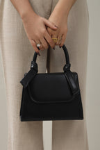 KNITTED CROSSBODY - BLACK - M044 WestStyle