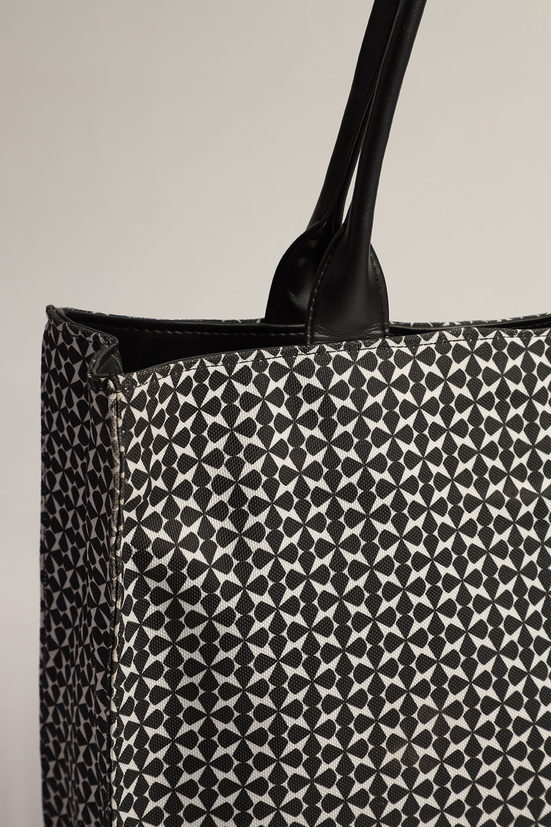 MONOCHROME CANVAS - M023 WestStyle