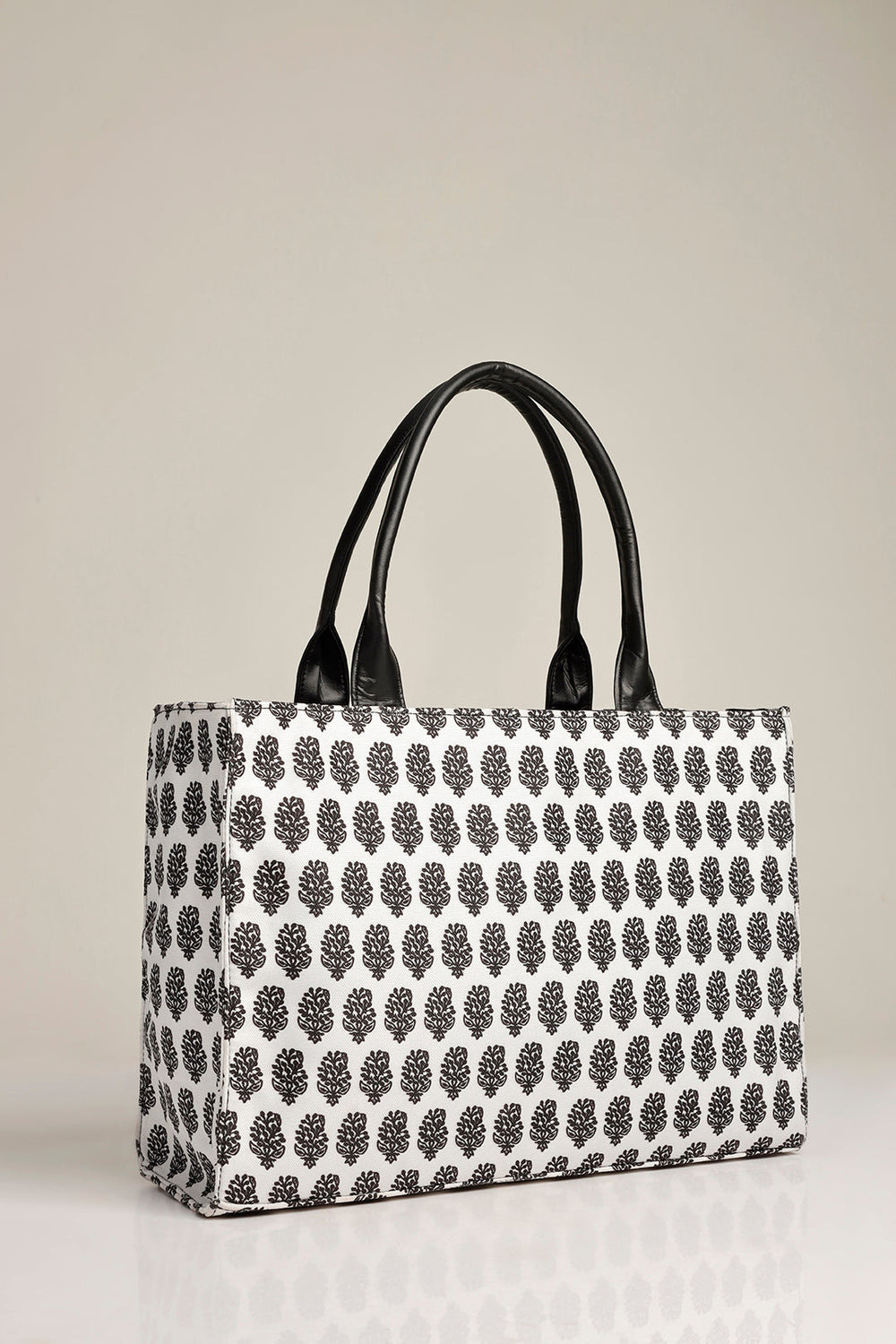 MONOCHROME CANVAS - M016 Muzeri