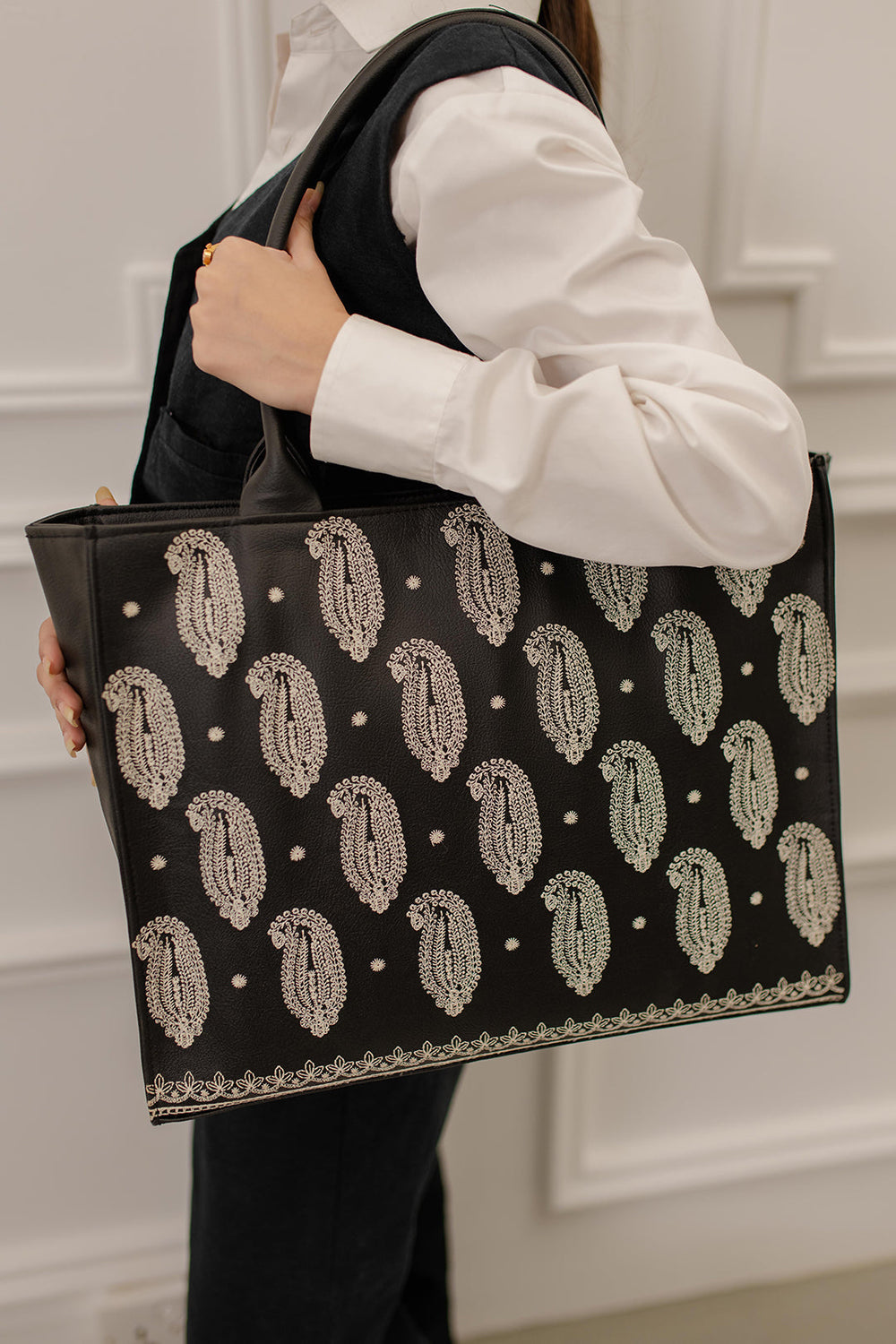 BRODERY CANVAS BAG - BLACK - M031 