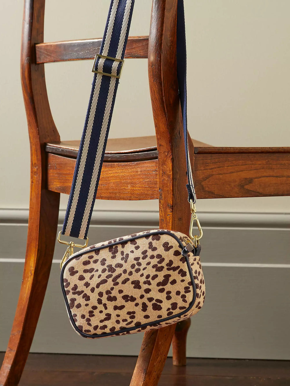 CHEETAH CROSSBODY - M121 