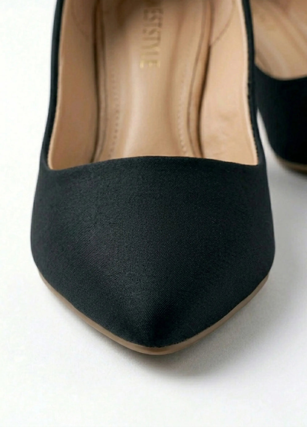 WOMEN'S NOIR COURT HEEL - BLACK - M199 