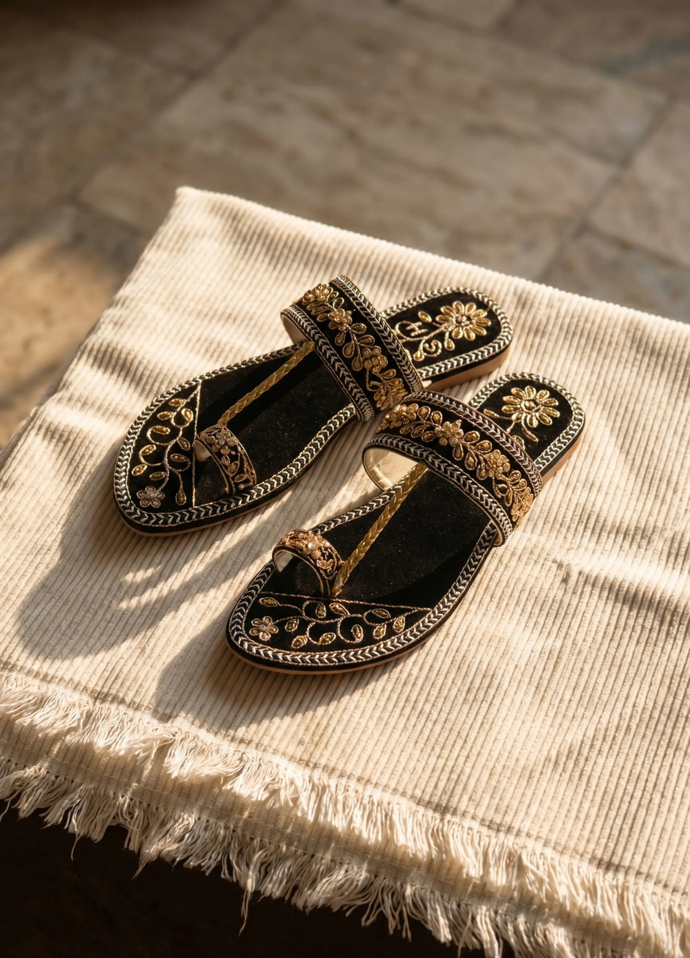 WOMEN'S VIRSA FLAT SLIDE CHAPPAL - M198 