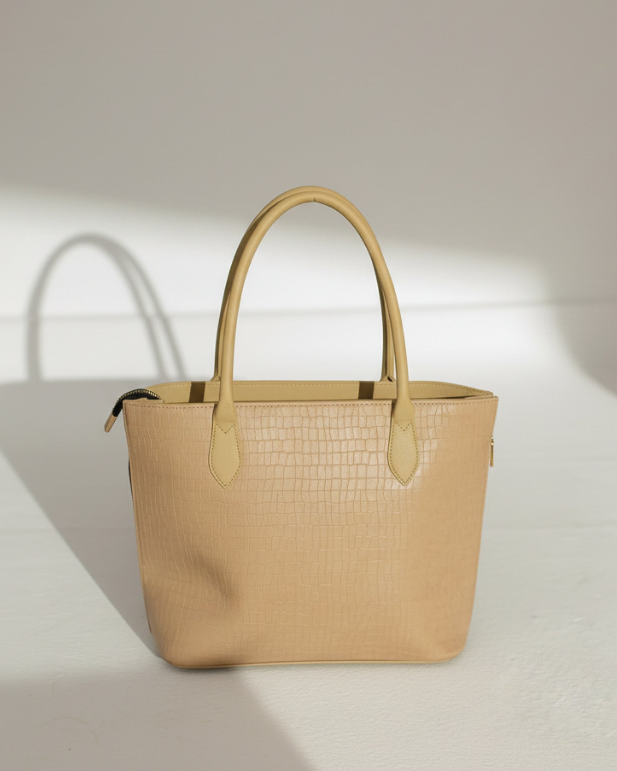 CROCODILE TOTE - BROWN - M142