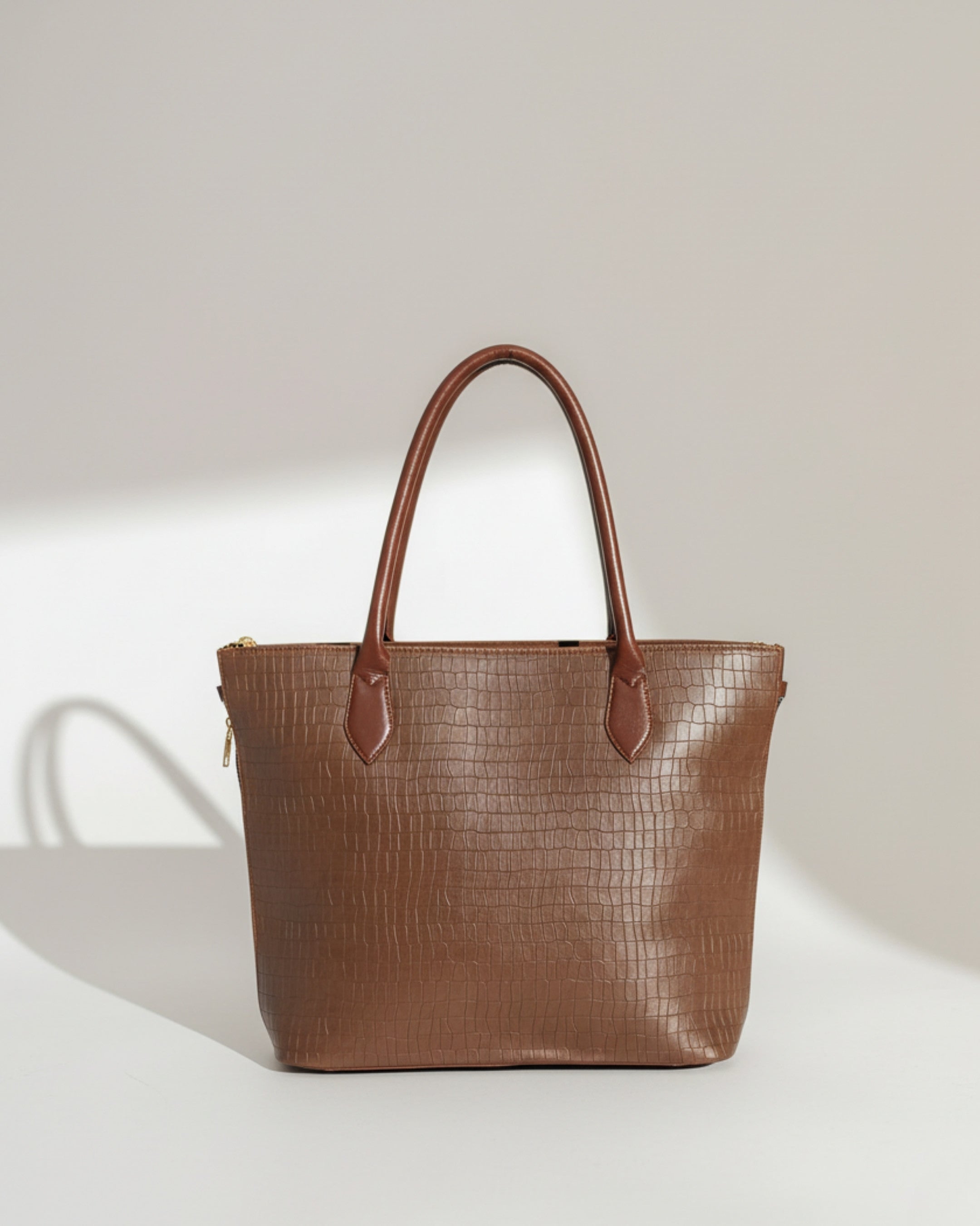 CROCODILE TOTE - BROWN - M142