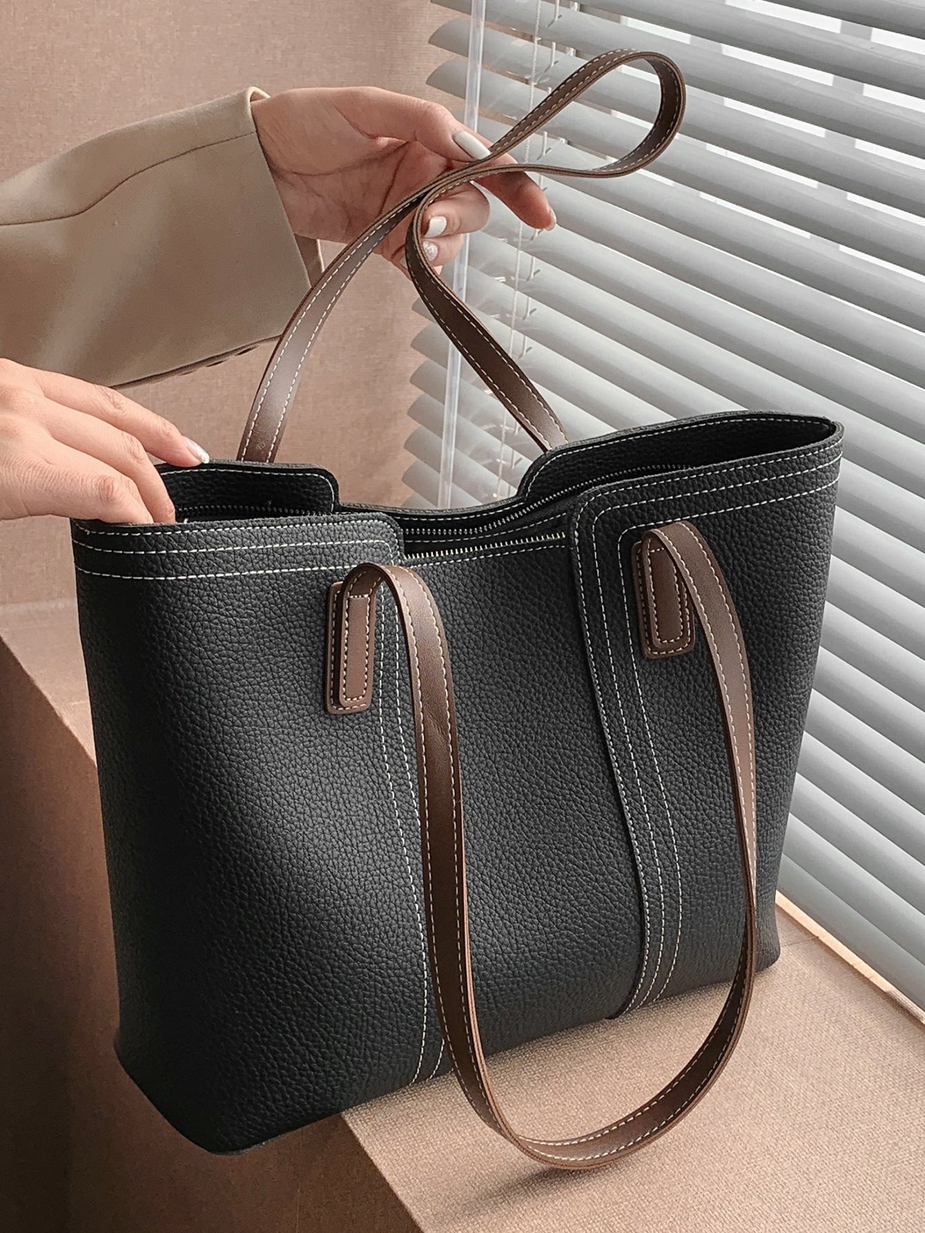 GRACE TOTE - BLACK - M077