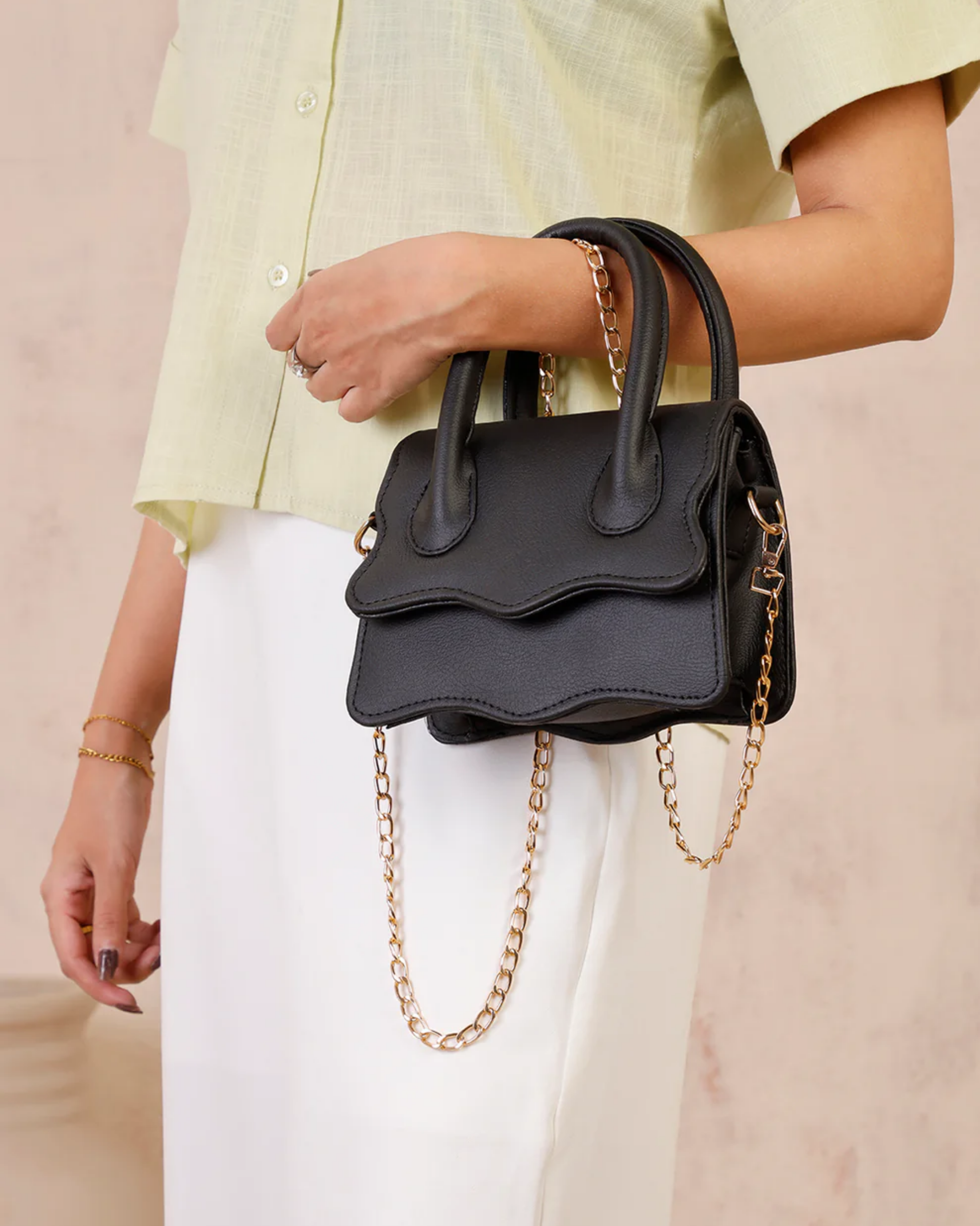 MUFFIN HANDBAG - BLACK - M143