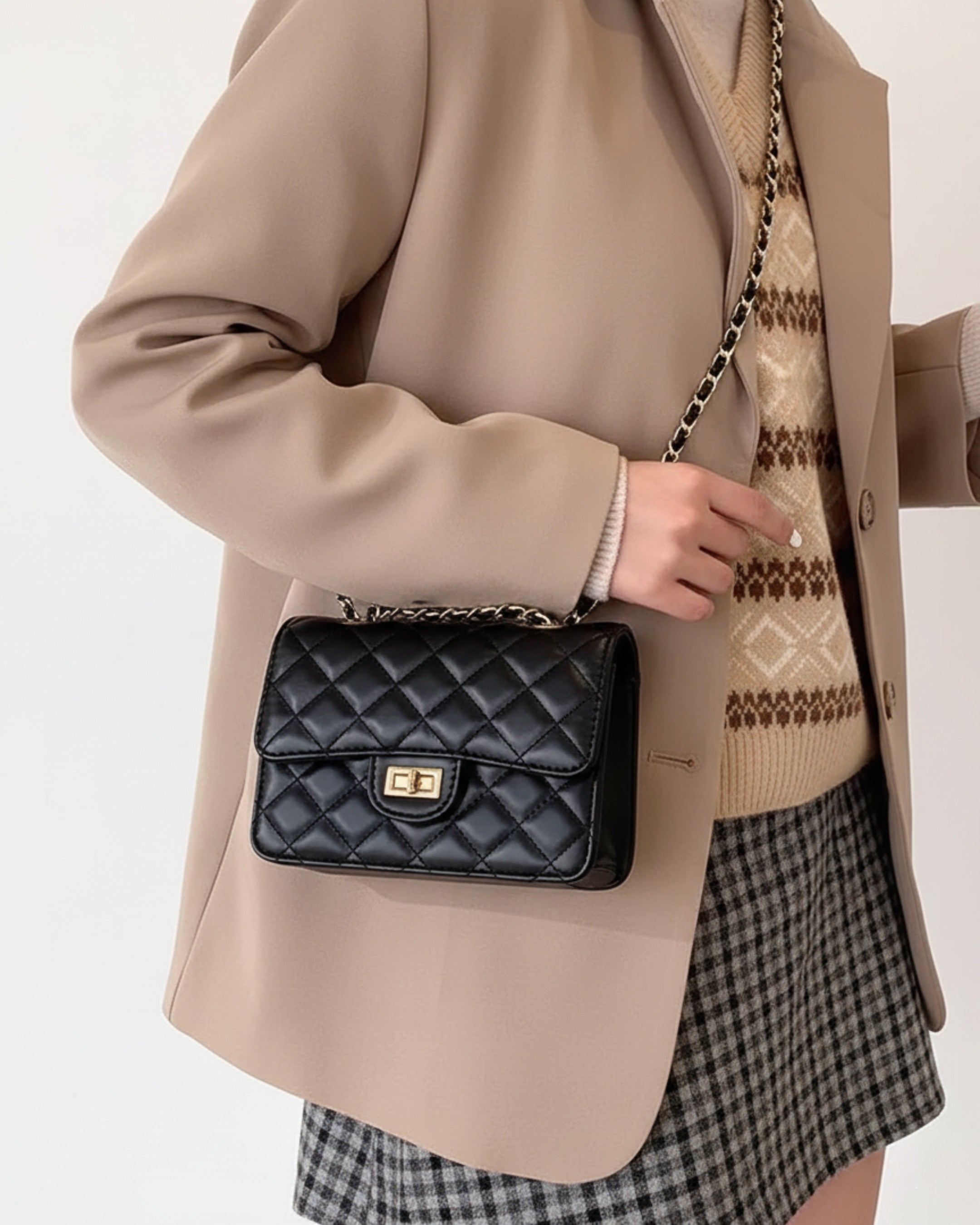 QUILTED BOX CROSSBODY - BLACK - M138