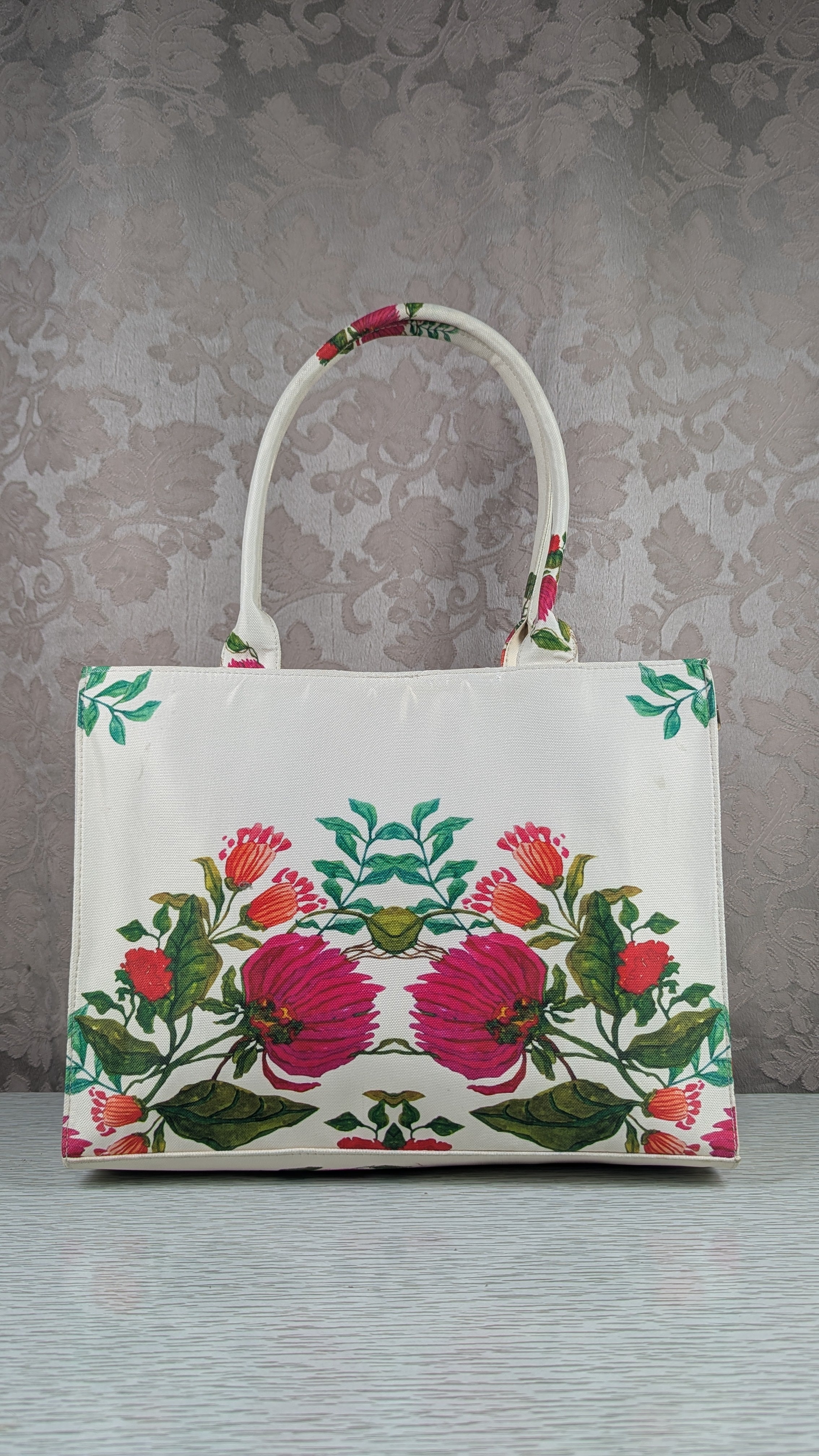 WHITE FLOWER CANVAS - M141